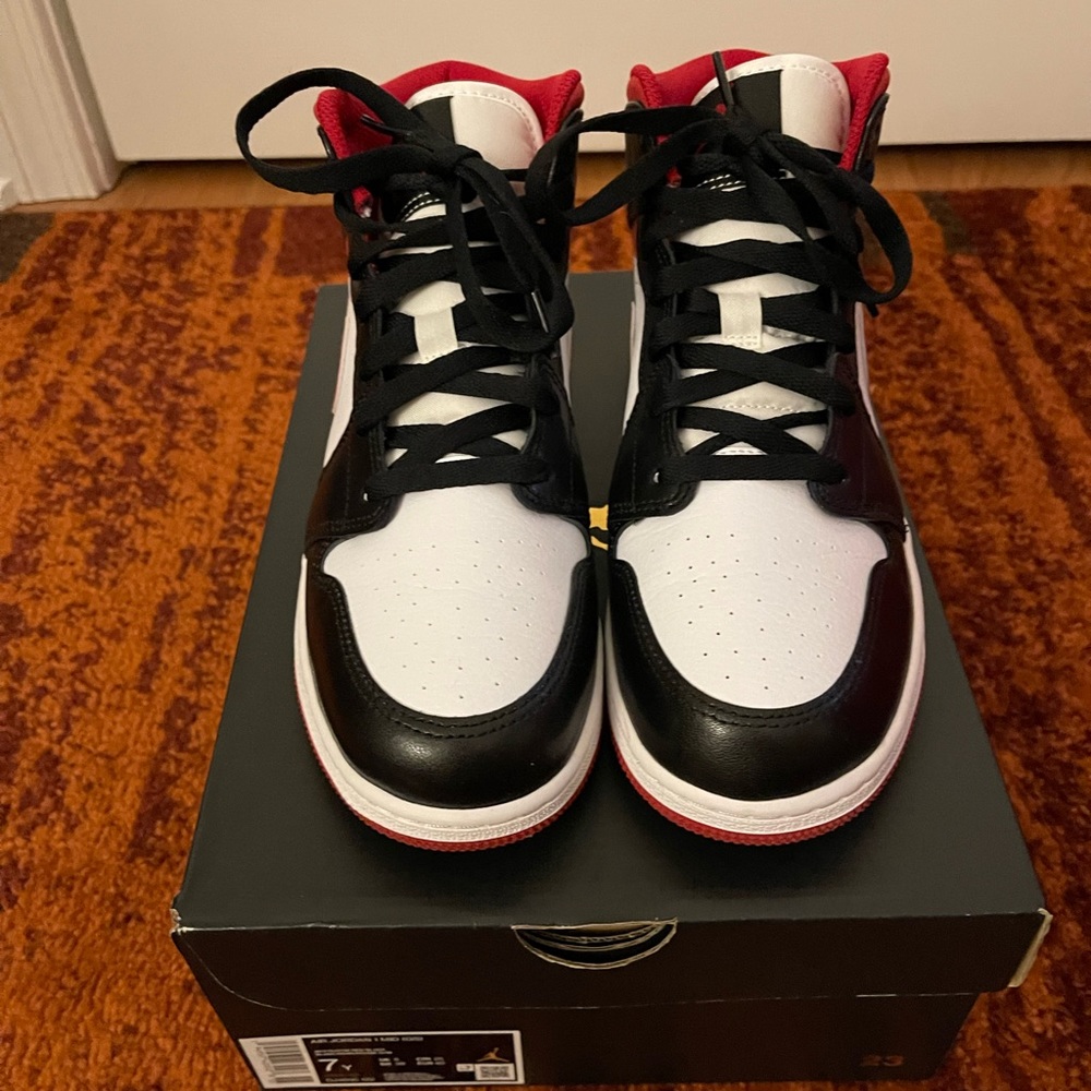 Jordan 1 midis